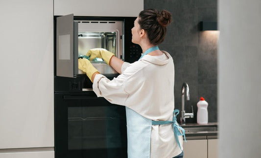How to Clean a Microwave
