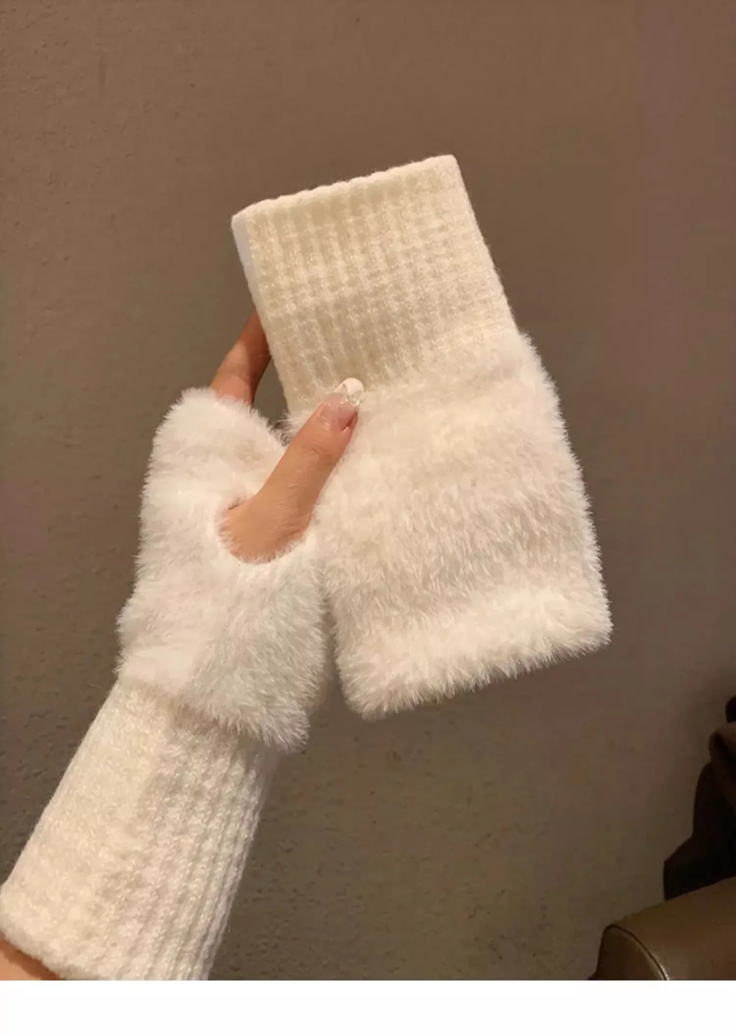 Women’s Soft Winter Fingerless Knit Gloves – Plush Warm Wrist Mittens